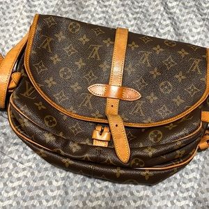 PRICE DROP!! Vintage Louis Vuitton Saumur 30 Crossbody Bag